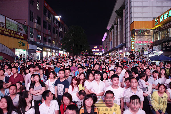 深圳首腦美容美發(fā)化妝學(xué)校