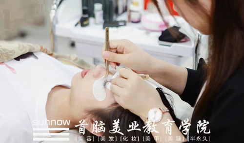美甲美睫學(xué)校